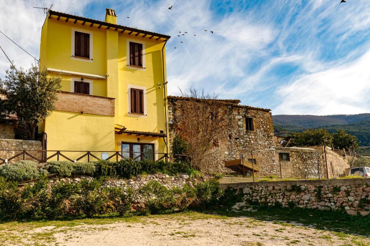 Il Tramonto Holidays Apartment Trevi Bagian luar foto