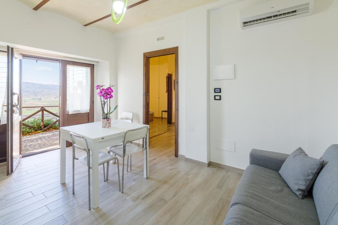 Il Tramonto Holidays Apartment Trevi Bagian luar foto